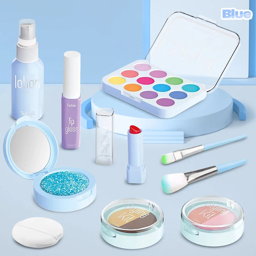 Girls pretend play children's makeup